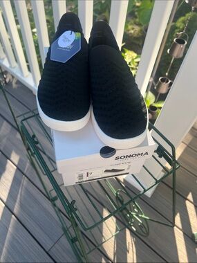 Sonoma Black Slip-On Knit Sneakers
